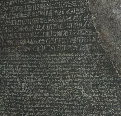 Detalle de la Piedra Rosetta