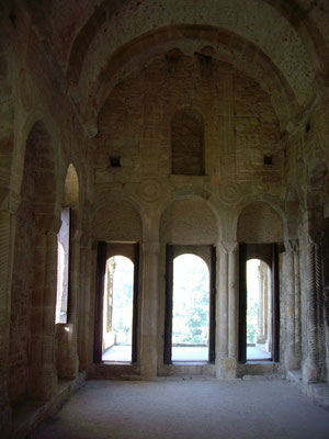 Interior de la Basílica de Santa María del Naranco
