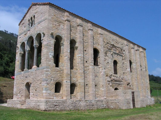 Basilica de Santa María del Naranco (Arte Asturiano)