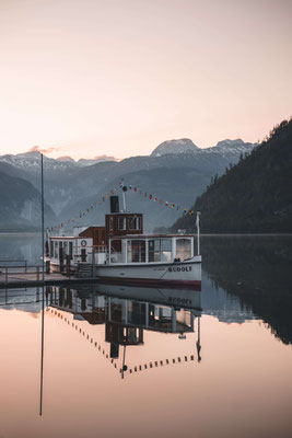 Anlegestelle am Grundlsee bei Sonnenuntergang im Ausseerland