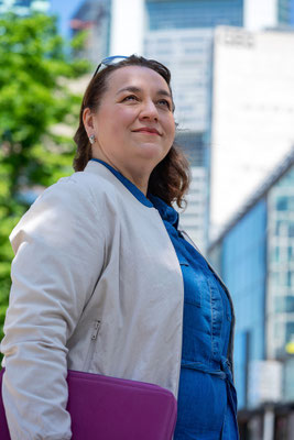 Suzana Rubic - Mentorin für Herz Seelen Verbindung - Fotografin für Personal Branding Portraits für Coaches und Beraterinnen Frankfurt am Main & Hochtaunuskreis Melina Johannsen