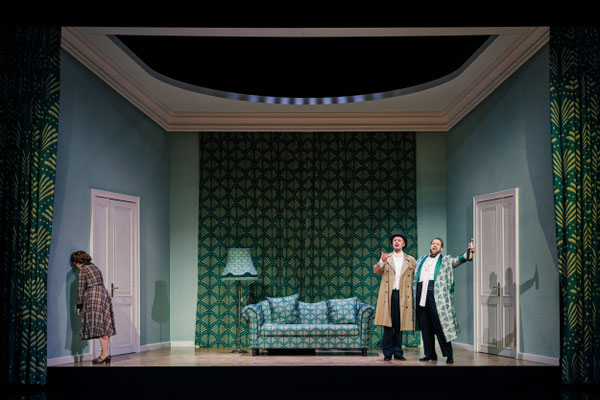 Ks. Ina Schlingensiepen (Rosalinde), Christian Noel Bauer (Frank), Brett Sprague (Alfred)