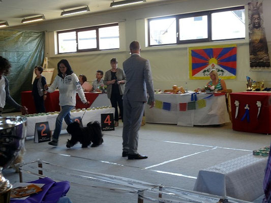 Zirndorf 2015: Yeshi mit Jutta im Ring.