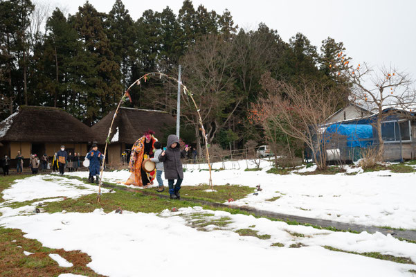 村山作品をくぐって
