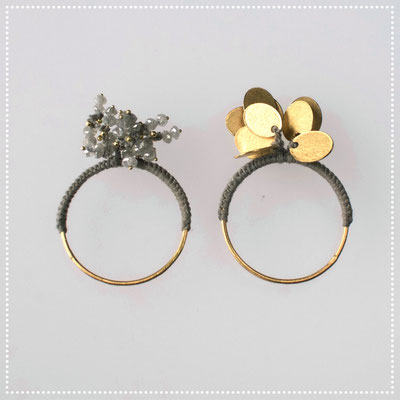 zwei Ringe, 750er Gold, graue Diamanten