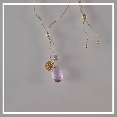 Collier, 750er Gold, gravierter Amethyst, grauer Diamant