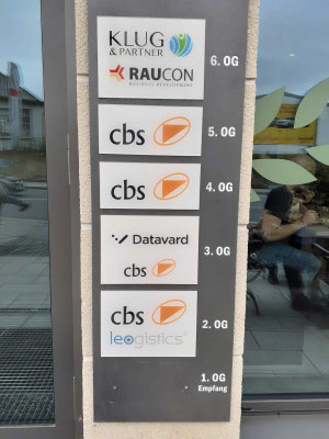 Leitsysteme und Firmenschilder