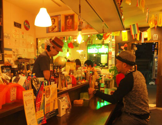タイごはん屋ナムチムの店内