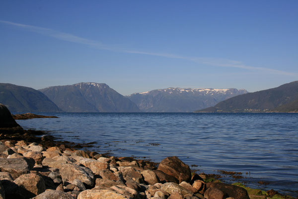 ... auf die andere Seite des Sognefjordes