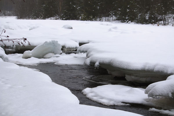 Dafür ist die Umgebung, der zugefrorene Fluss umso schöner...