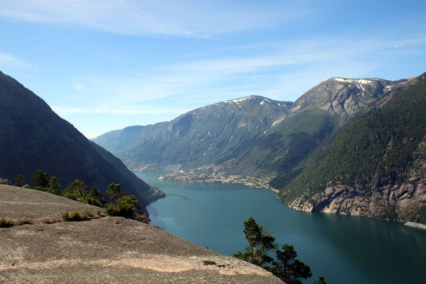 ... den Sørfjord Richtung Odda ...