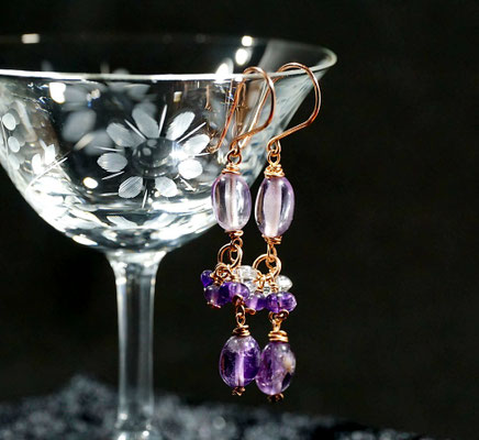 Amethyst, Rosenquarz und Bergkristall auf 14K rosé Goldfilled Draht, 6,2cm lang     €58     Art.Nr.25010010
