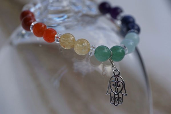 Chakra - Armband (roter Jaspis, Karneol, Citrin, Aventurin, Aquamarin, Lapislazuli, Amethyst. Bergkristall) Hamsahand aus Sterlingsilber, auf Elastikband     €58