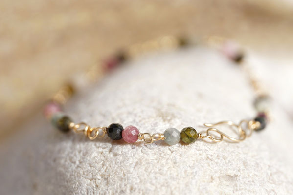 Turmalin bunt auf 14K Goldfilled Draht, 21,5cm     €70