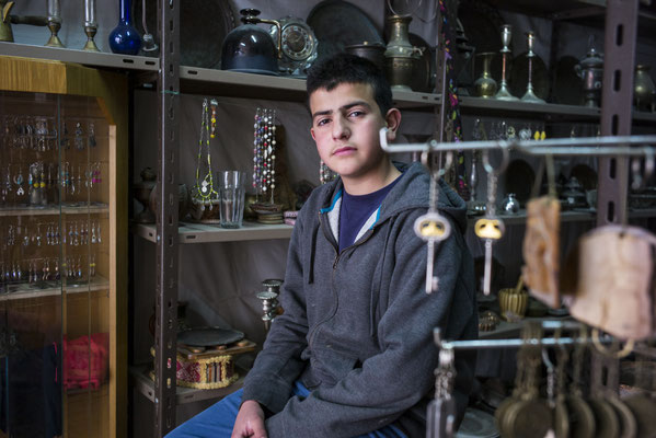 Abdul, 16 years old in his father's shop - The Youngsters of Aida Camp, Bethlehem, Palestine © François Struzik - simply human 2018