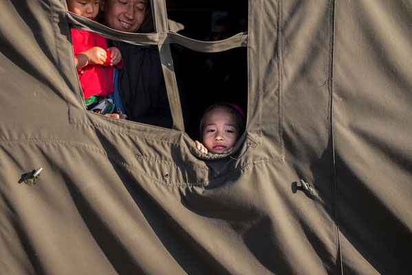 The new route of refugees in Slovenia and Croatia © François Struzik - simply human 2015 - Slavonski Brod transit camp, Croatia