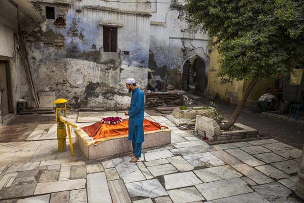 Nizzamudin Aulya - Delhi India - © François Struzik - simply human 2015