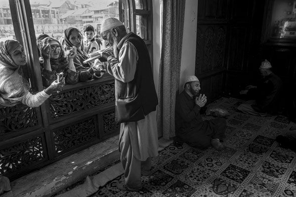Shrine culture in Kashmir - (Indian Ad. Kashmir / J&K India) - © François Struzik - simply human 2023