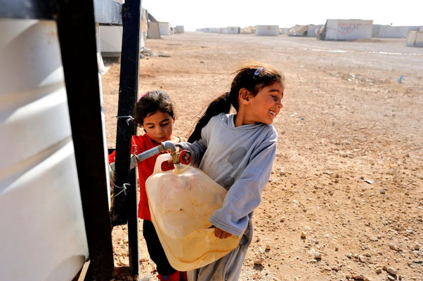 Zaatari, syrian refugees camp in the Jordanian desert - Al Mafraq - Jordan © François Struzik - simply human 2014