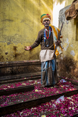 Nizzamudin Aulya - Delhi India - © François Struzik - simply human 2015