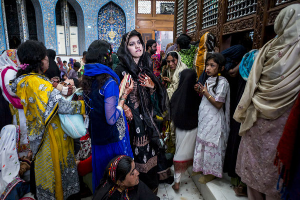Lal Shabbaz Qalander - Sehwan Sharif Pakistan - © François Struzik - simply human 2015