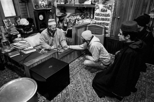 Shrine culture in Kashmir - (Indian Ad. Kashmir / J&K India) - © François Struzik - simply human 2010-2013