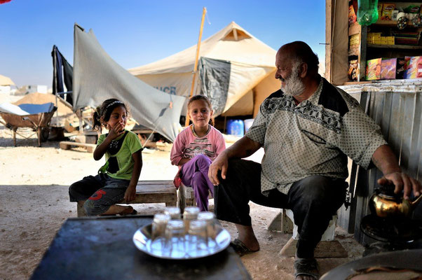 Zaatari, syrian refugees camp in the Jordanian desert - Al Mafraq - Jordan © François Struzik - simply human 2014