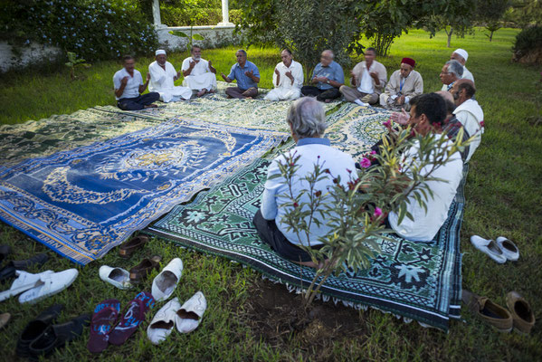 A the source of Alawya - Mostaganem Algeria - © François Struzik - simply human 2016