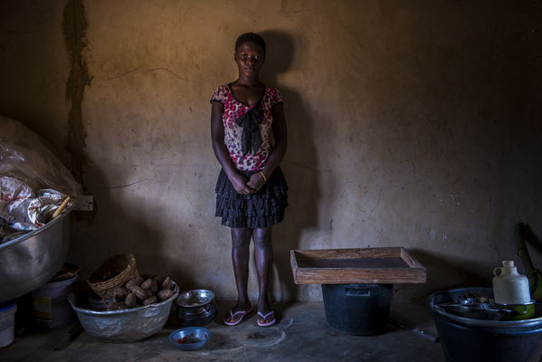 Girls school dropout - Ghana © François Struzik - simply human 2018