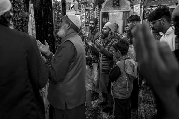 Shrine culture in Kashmir - (Indian Ad. Kashmir / J&K India) - © François Struzik - simply human 2023