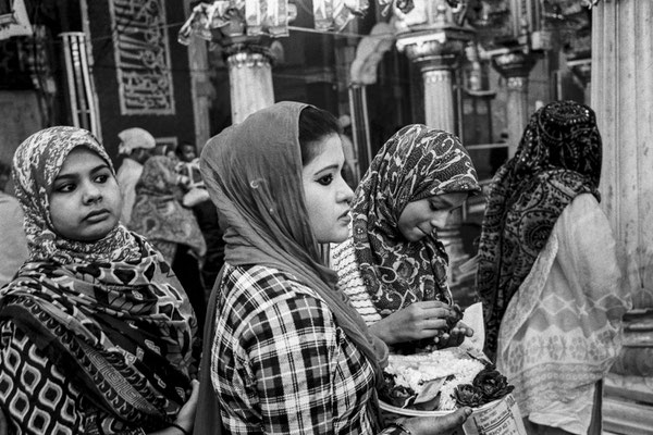 Nizzamudin Aulya - Delhi India - © François Struzik - simply human 2015