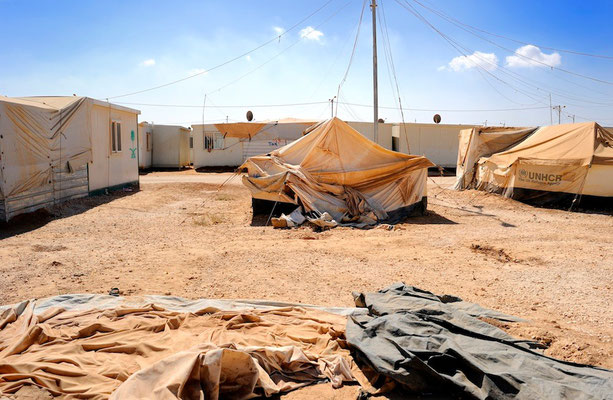 Zaatari, syrian refugees camp in the Jordanian desert - Al Mafraq - Jordan © François Struzik - simply human 2014