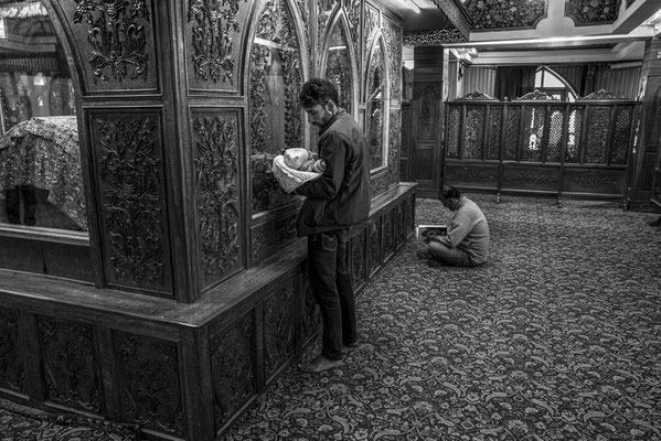 Shrine culture in Kashmir - (Indian Ad. Kashmir / J&K India) - © François Struzik - simply human 2023