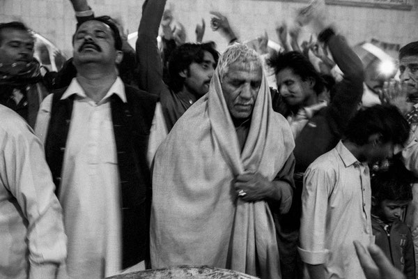 Lal Shabbaz Qalander - Sehwan Sharif Pakistan - © François Struzik - simply human 2015