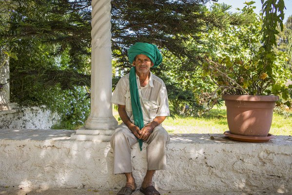 A the source of Alawya - Mostaganem Algeria - © François Struzik - simply human 2016