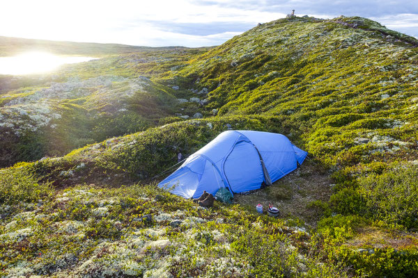 Hiking in Fulufjället, Dalarna, Sweden,  Tangsjön Abisko Lightweigh Fjällräven © François Struzik - simply human 2017