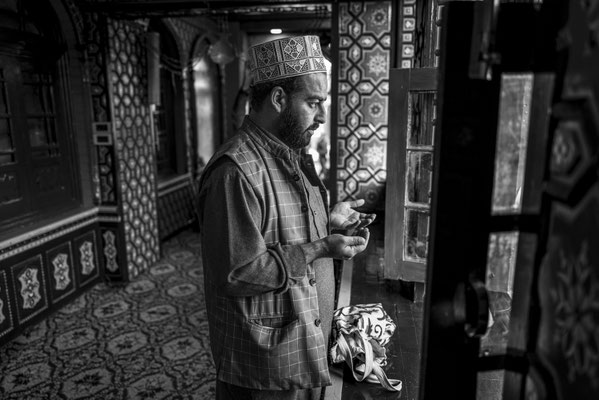 Shrine culture in Kashmir - (Indian Ad. Kashmir / J&K India) - © François Struzik - simply human 2023
