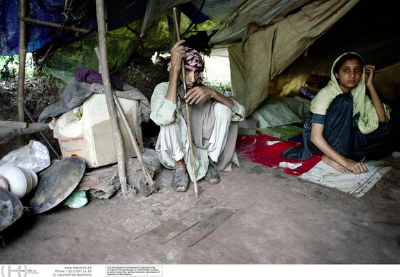 Earthquake in Kashmir - (Pak. Ad.) Kashmir ) Azad Kashmir - Pakistan © François Struzik - simply human 2006