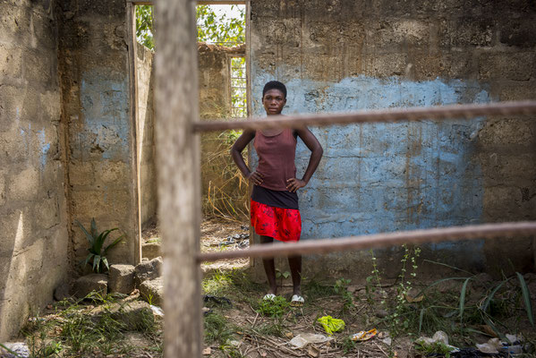 Girls school dropout - Ghana © François Struzik - simply human 2018