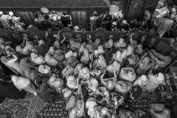 Shrine culture in Kashmir - (Indian Ad. Kashmir / J&K India) - © François Struzik - simply human 2023