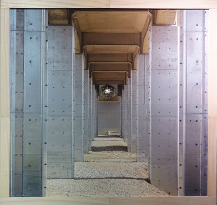 平田博康 高架橋と球体