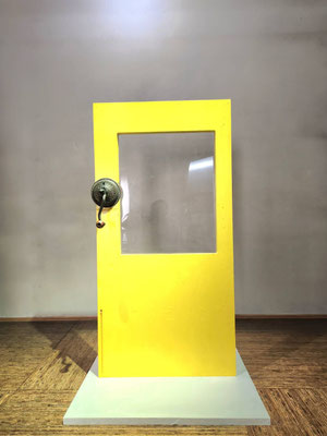 平田博康 立体 黄色いドア