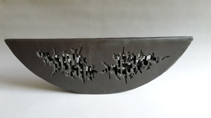 norbert botella - grès noir - 58cm x 30cm "LE BATEAU"  