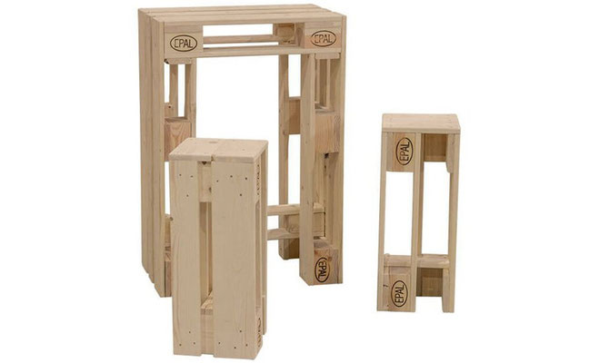 Bartisch und Hocker aus Paletten © Weck-Holz GmbH Leonberg, Oberpfalz