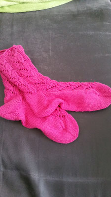 Socken mit Ajourmuster in Pink in Gr. 37