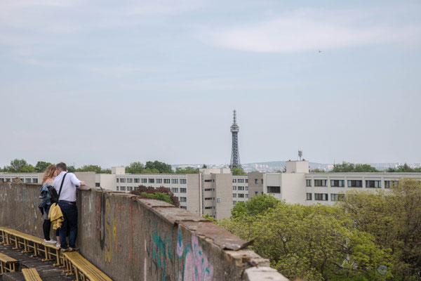 Blick auf den Aussichtsturm Petrin