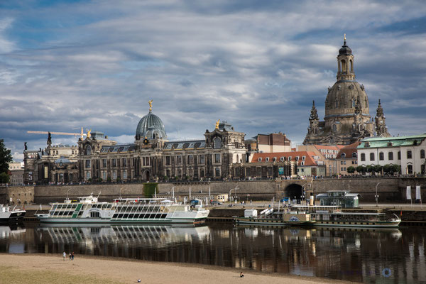 davor die weiße Flotte