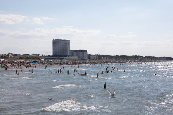 überfüllter Strand von Warnemünde