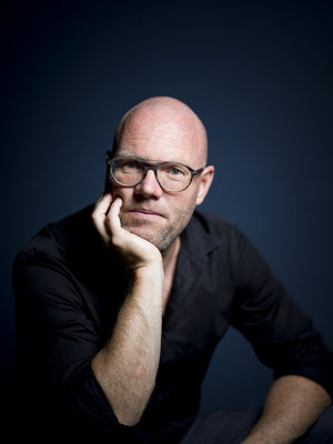 Der niederländische Autor Toine Heijmans (Foto: © Merlijn_Doomernik)