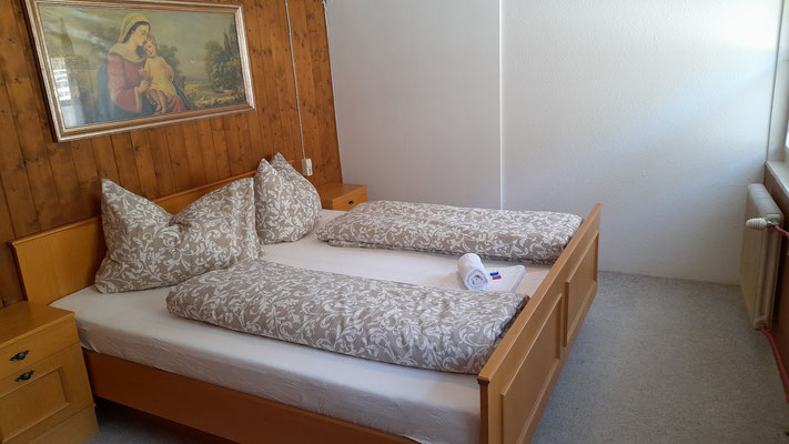 Schlafzimmer 4